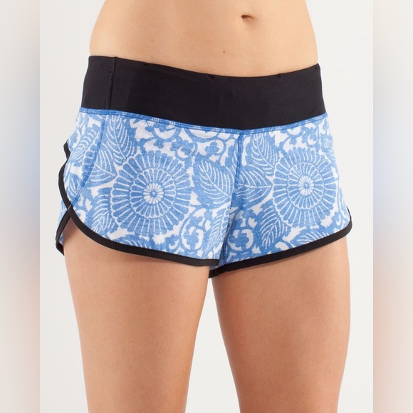Lululemon Run: Speed Short Beachy Floral White Fossil Black Athletic Shorts - Picture 2 of 13